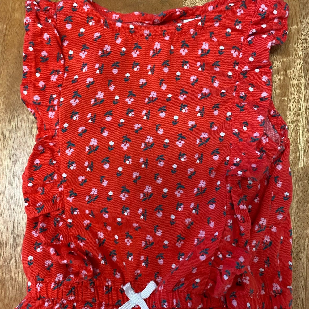 Adorable Romper w Ruffles - Picture 3 of 3